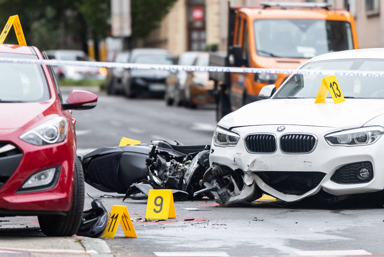FOTO in VIDEO: Tragična nesreča na Štajerskem, 26-letni motorist umrl na kraju