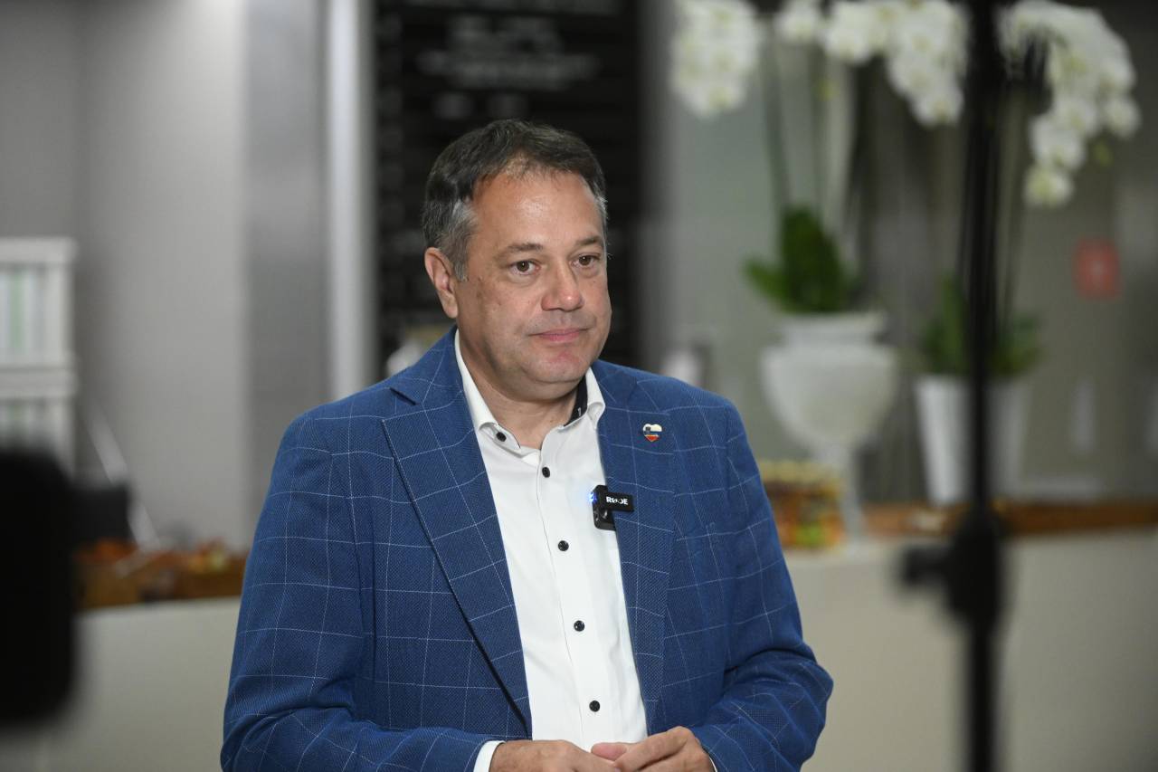 FOTO: Kako referendumsko nedeljo spremljajo v opoziciji? Obiskali smo njihov štab