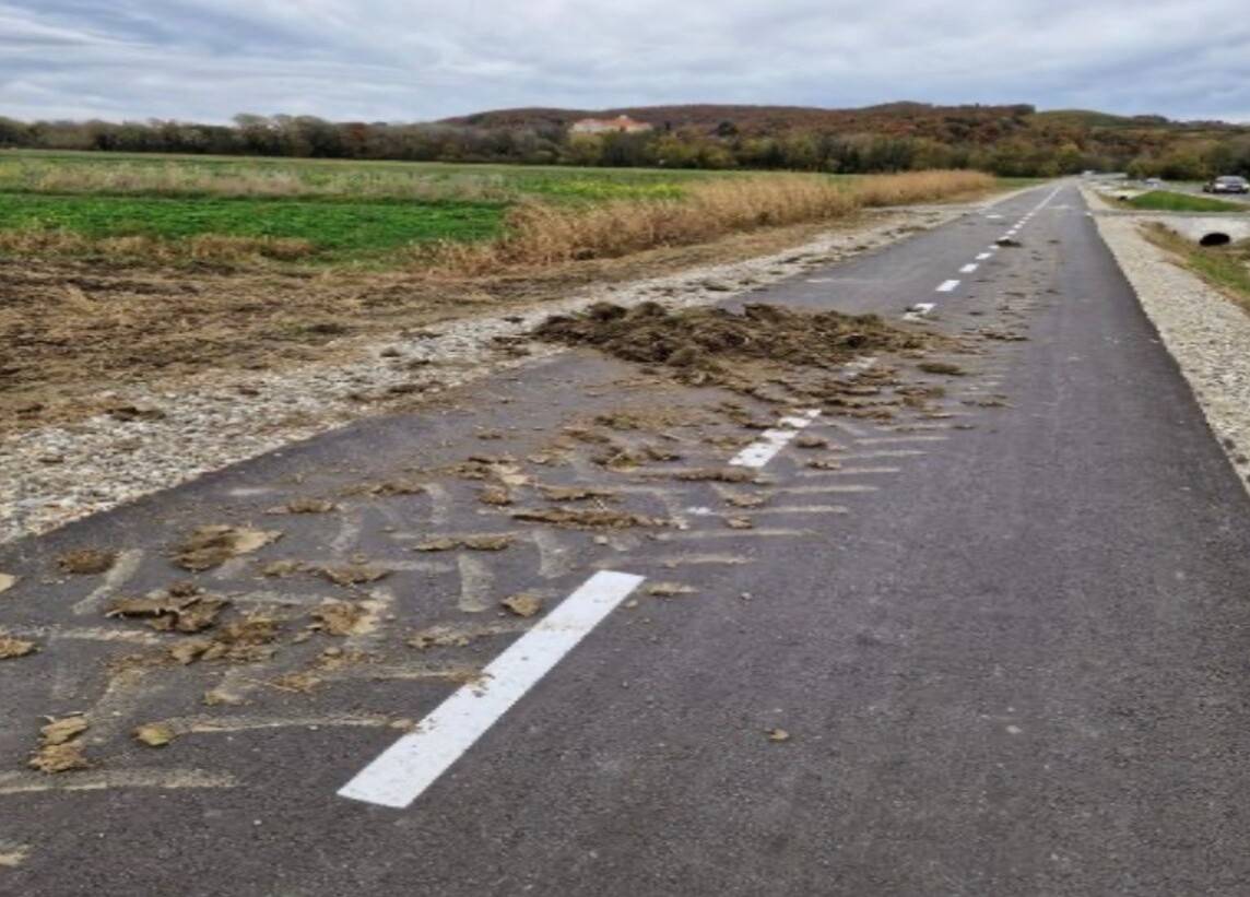 Blato na cestah lahko voznike drago stane, za kršitelje predvidene globe do 2000 evrov