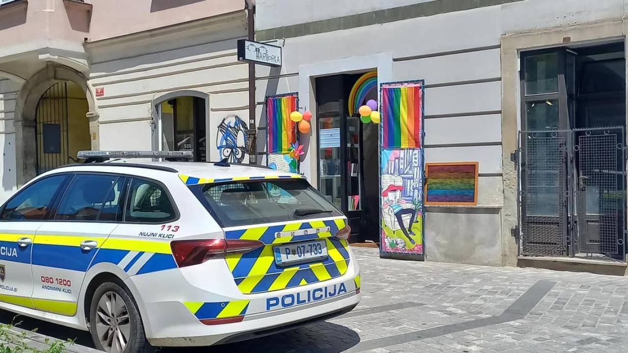 Po napadu na Mariborko obljubil javno opravičilo, a ga ni objavil: Založba ne namerava odnehati