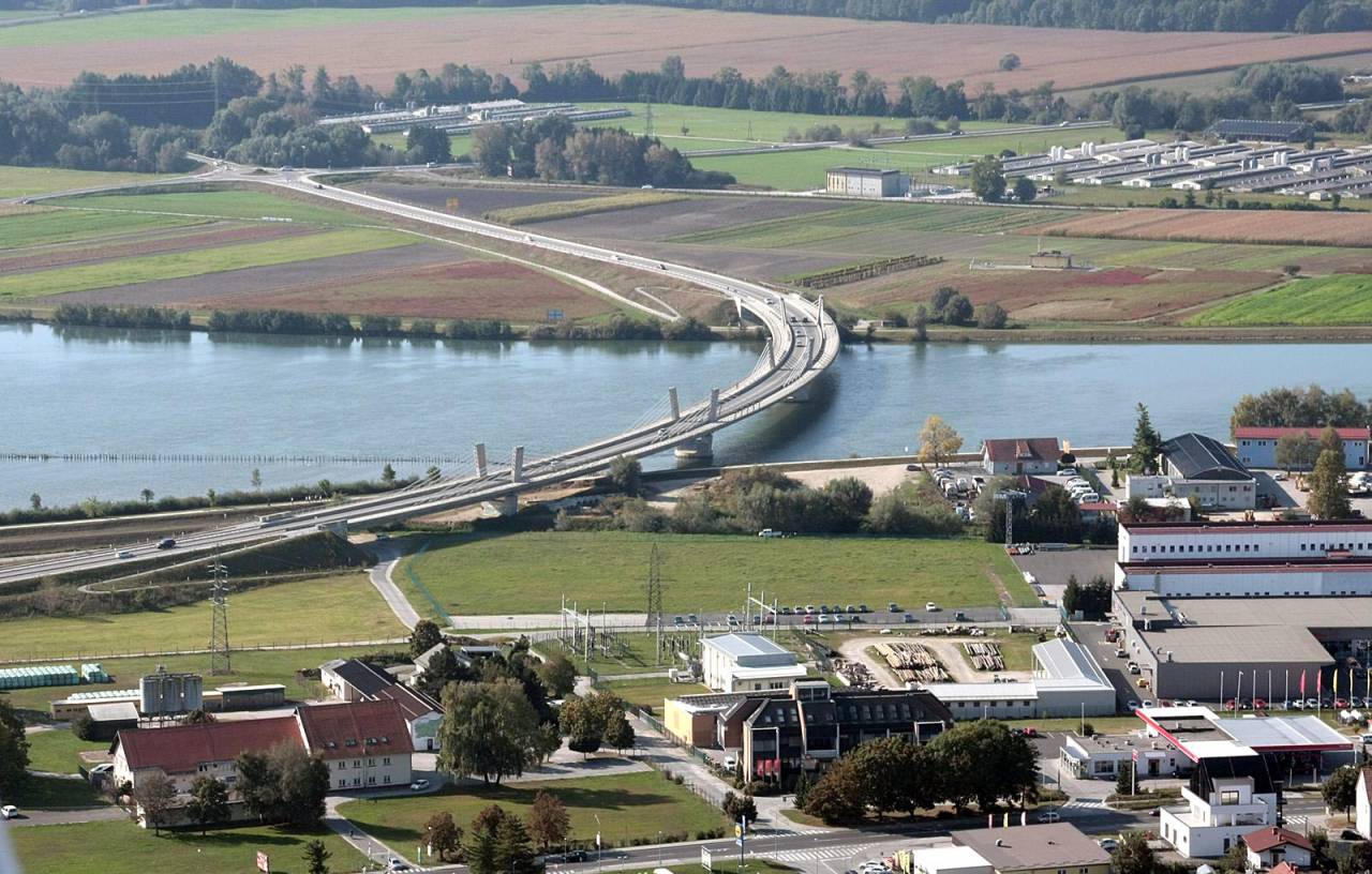 Mestna občina Ptuj prodaja zemljišče na območju gospodarske cone, izklicna cena 36.500 evrov