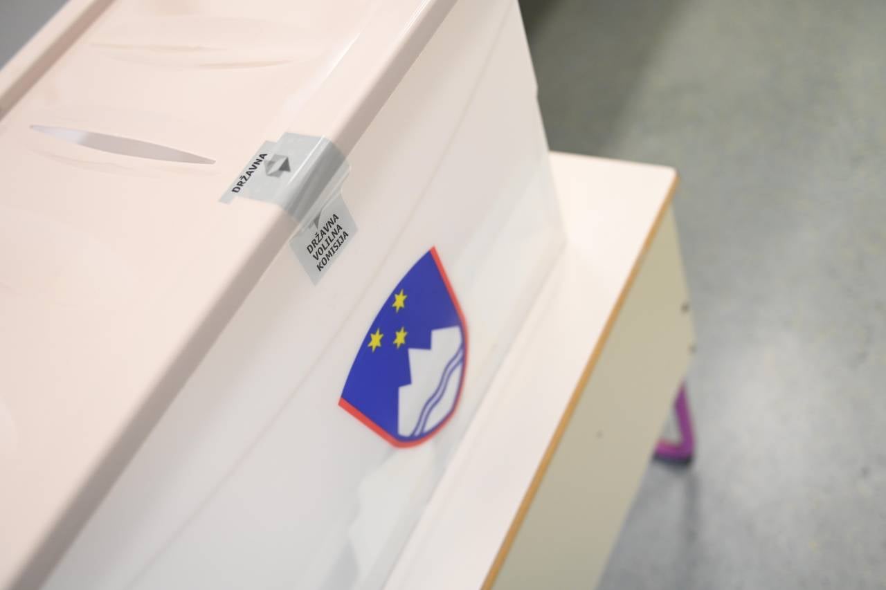 Koliko Slovencev je že glasovalo? Številke so precej drugačne kot na preteklih referendumih