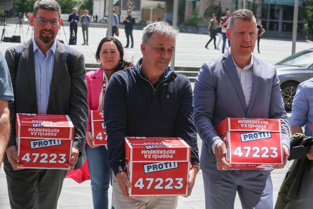 V nekaj dneh zbrali več kot 47.000 podpisov proti interventnemu zakonu