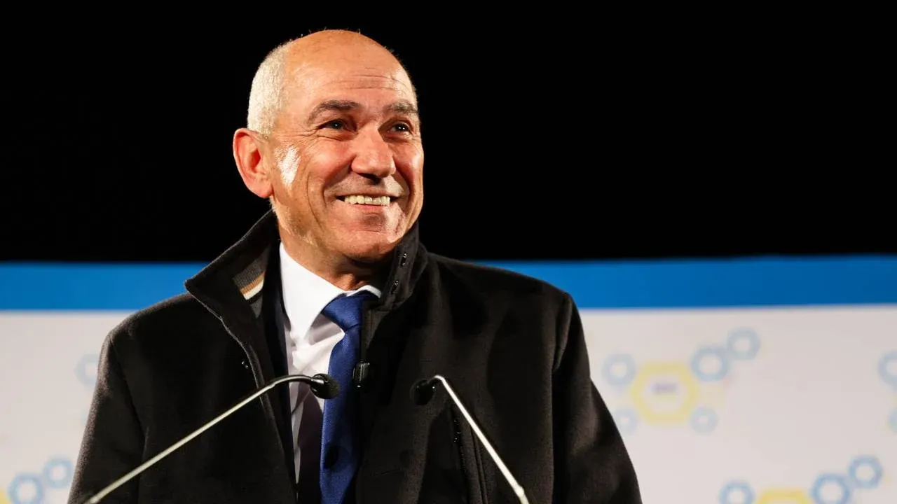 SDS dala zeleno luč Janši: kandidaturo vlaga v torek