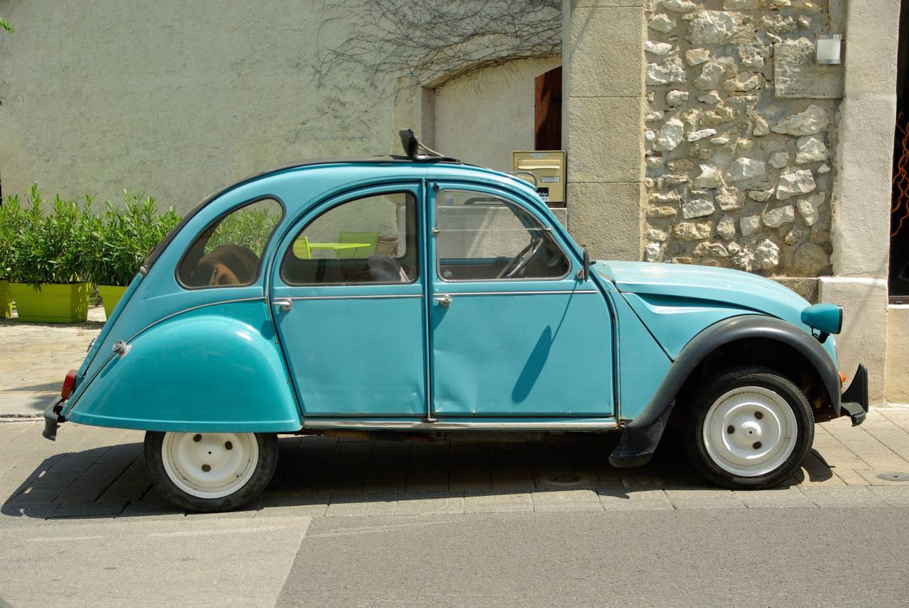 Legendarni spaček v novi eri – Citroën 2CV zdaj kot električno vozilo
