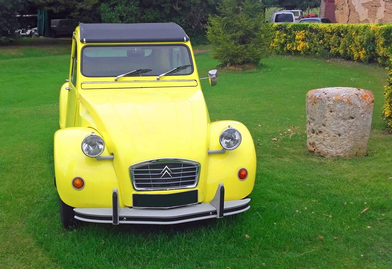 Citroën napovedal vrnitev spačka - 2CV bo znova zaživel v električni preobleki
