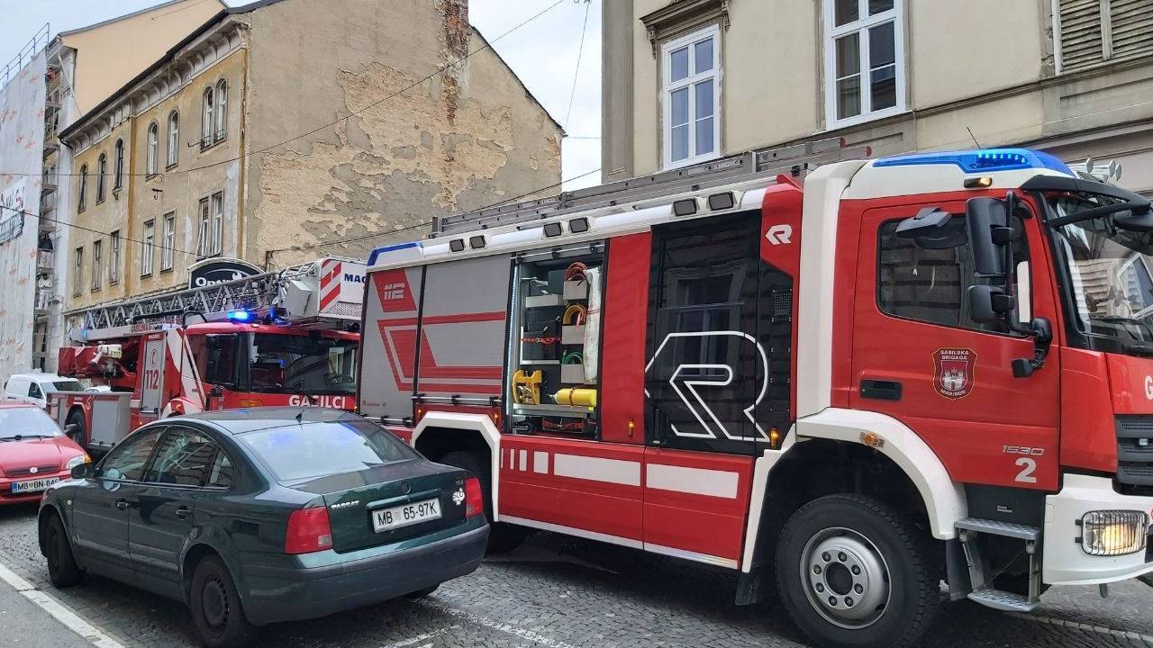 Uhajanje plina na Štajerskem: Evakuirali blok, 27-letnika našli v slabem stanju