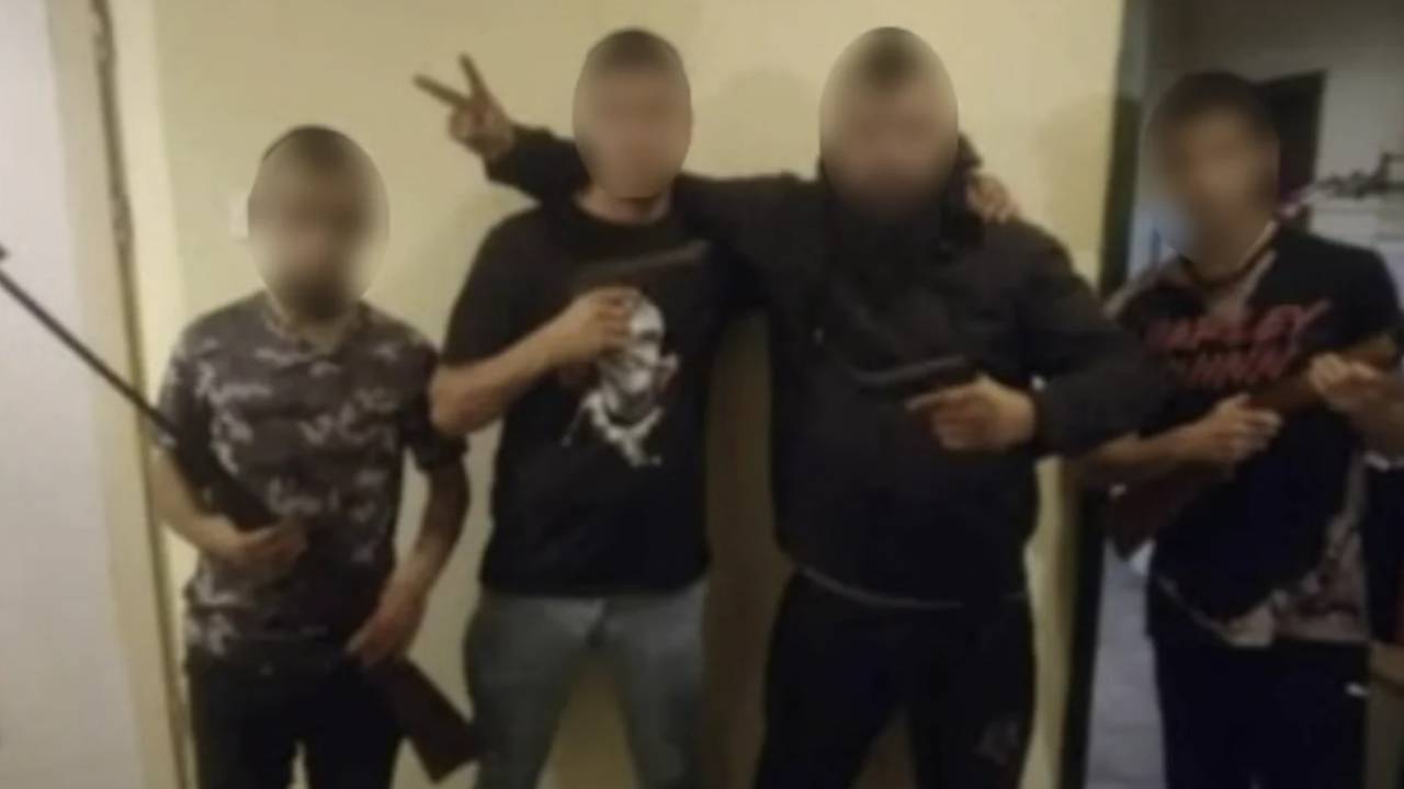 Novi zapleti pri Šutarjevem zakonu: Vrhovno sodišče zahteva ustavno presojo