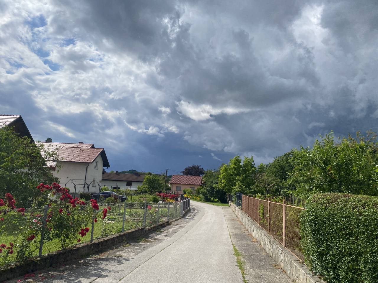 Po vročini sledi preobrat, neurja možna tudi na Ptujskem