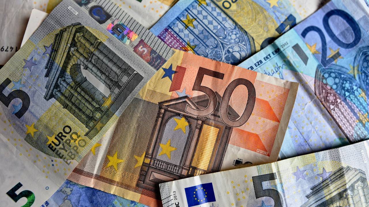 Direktor osumljen, da je za skoraj 800.000 evrov ogoljufal podjetje z območja Ljubljane