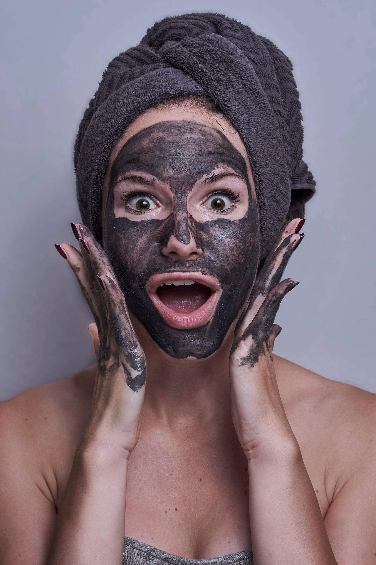 Odpoklic maske za obraz, vsebuje snov, ki ni dovoljena v Evropski uniji