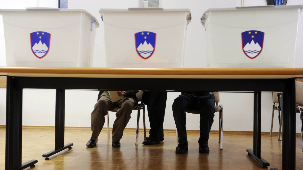 Državni zbor določil datum referenduma o noveli zakona o parlamentarni preiskavi