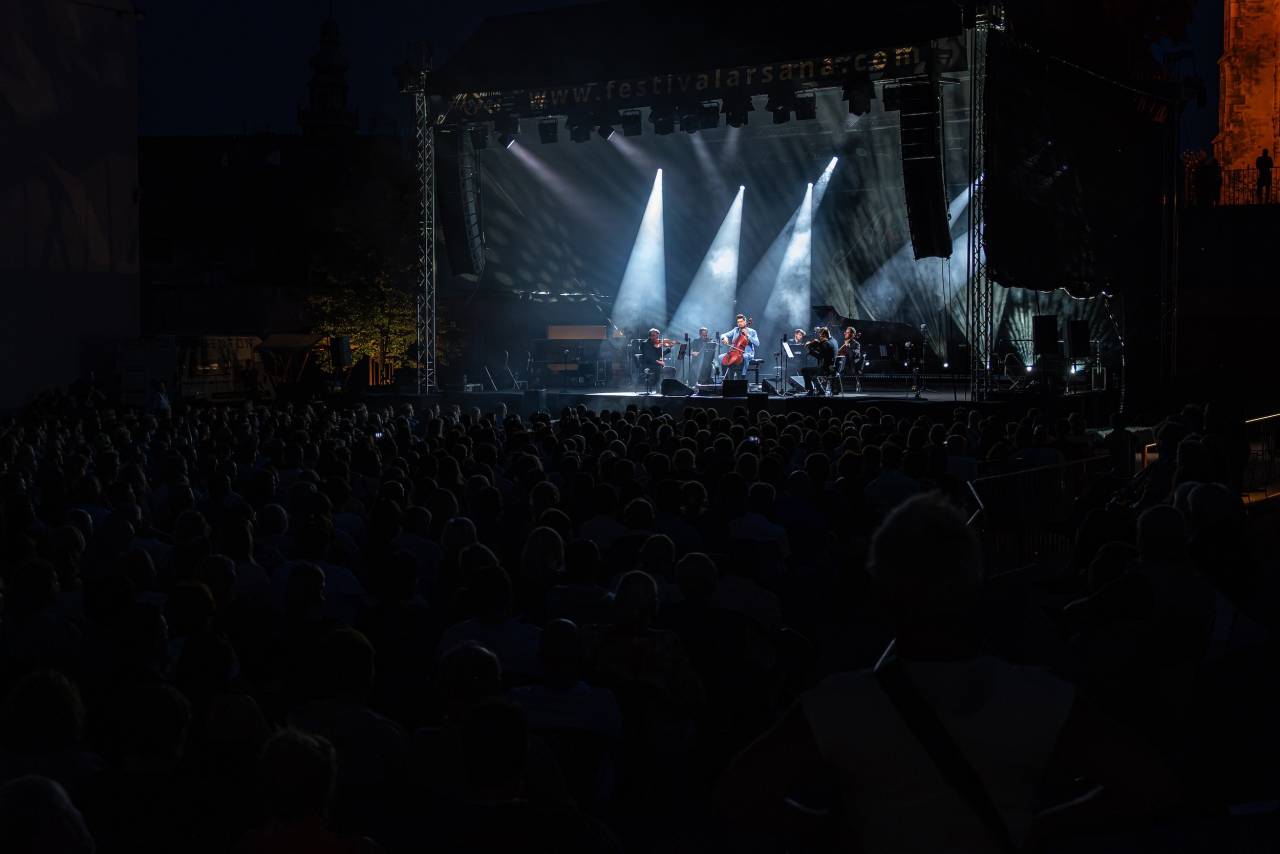 FOTO in VIDEO: Ko violončelo prevzame glavno vlogo: Luka Šulić navdušil občinstvo na Ptuju