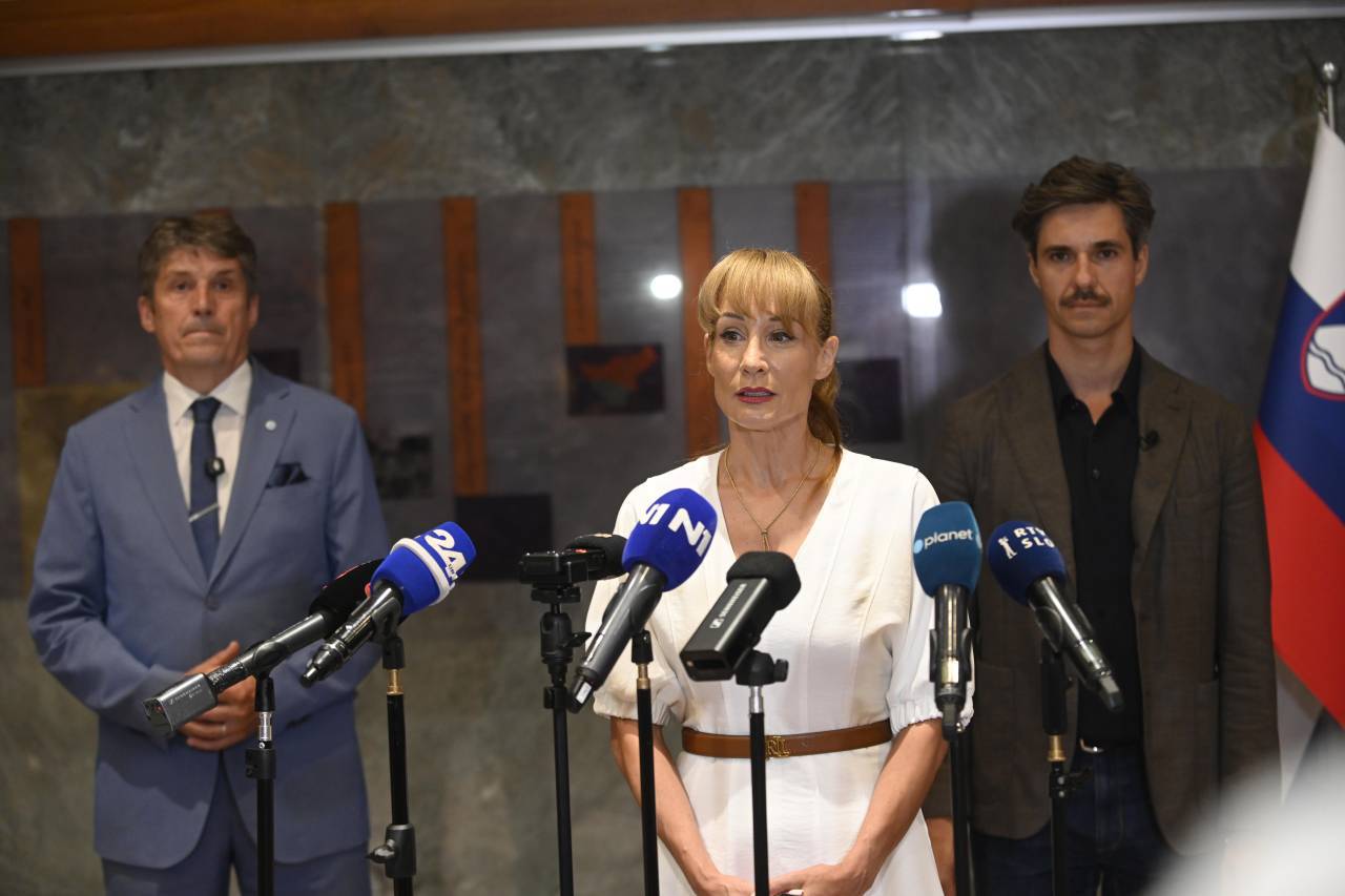 FOTO: Stevanoviću grozi razrešitev: Koalicija vložila predlog za njegov odhod s čela Državnega zbora
