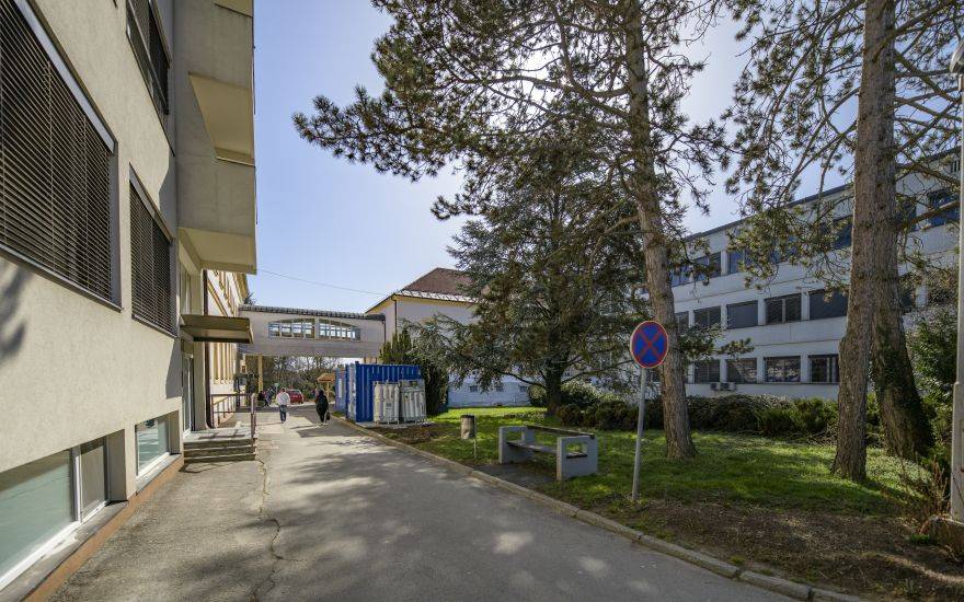 Ptujska bolnišnica ustvarila 1,7 milijona evrov izgube: Zdaj razkrivajo, kaj je šlo narobe