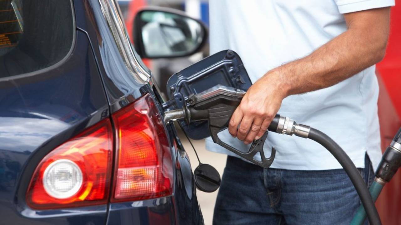 Bencin in dizel cenejša, koliko boste po novem plačali za liter?