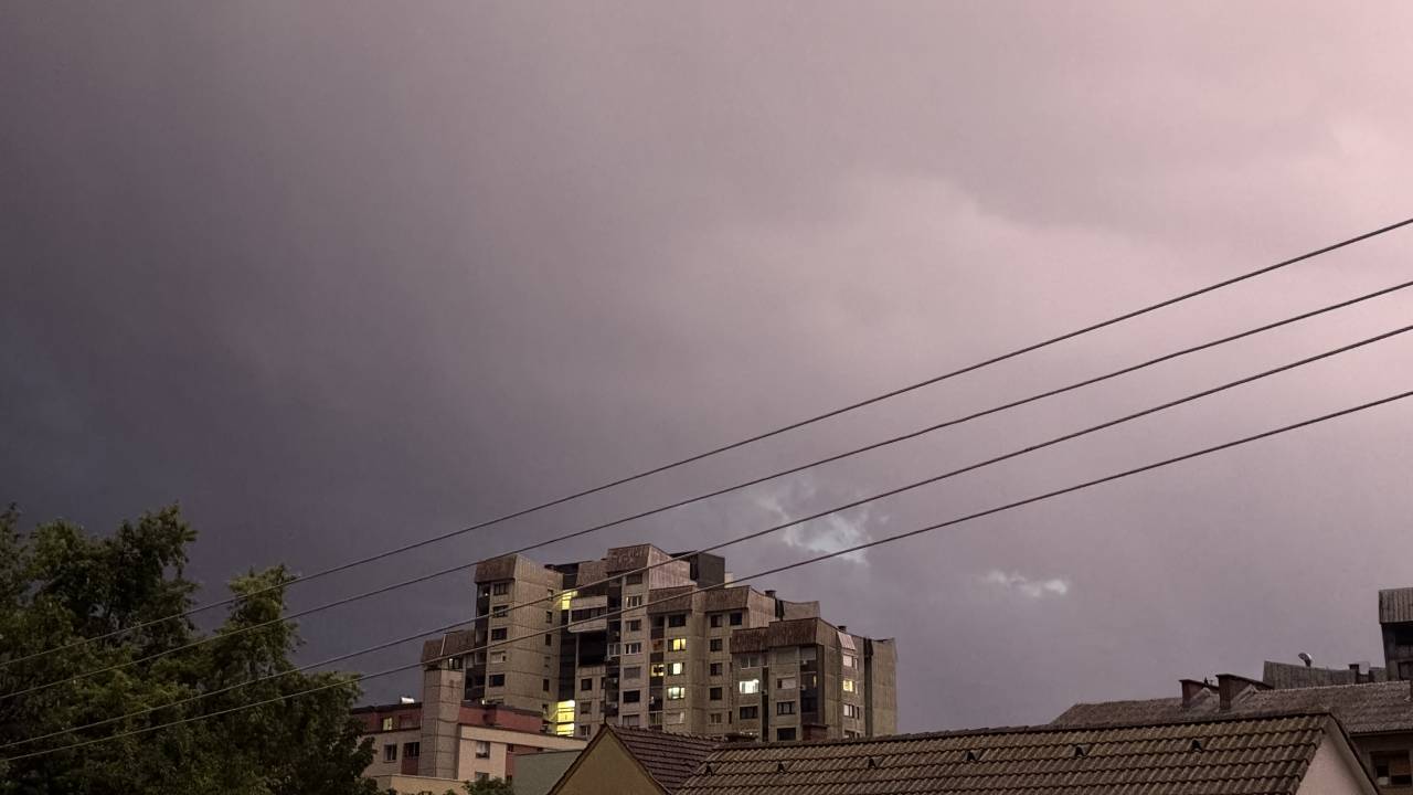 Na Štajerskem lahko nastanejo izrazitejše nevihte, ponekod možna tudi toča in močni sunki vetra