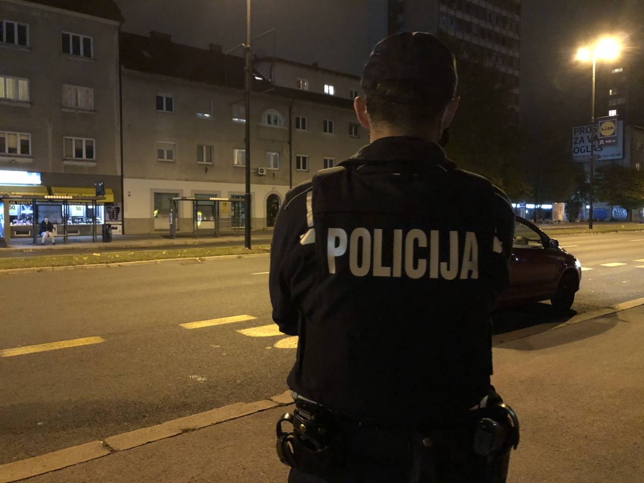 Pijan voznik v Mariboru ni ustavil policistom, tako so ga prisilili, da je ustavil ...