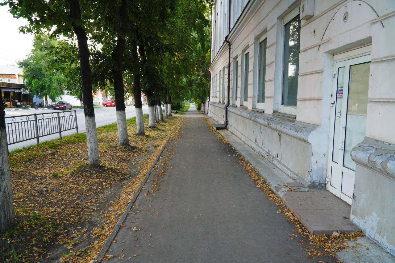 Voznik začetnik na Štajerskem trčil v peško, zanjo ni bilo pomoči