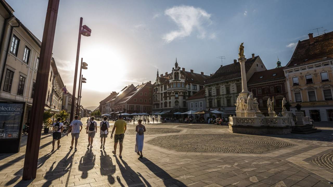 Še nekaj dni nad 30 stopinj, nato meteorologi napovedujejo občutnejši vremenski preobrat