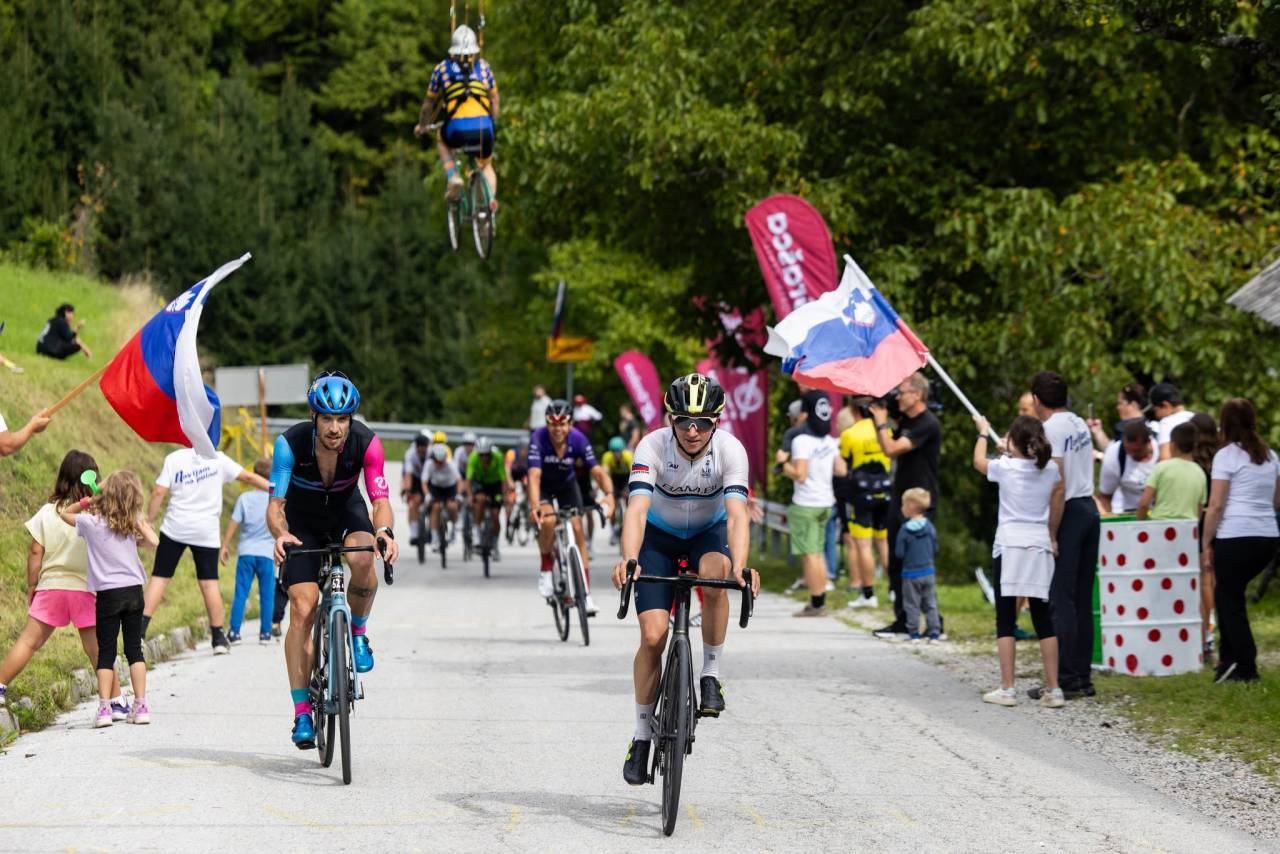 L'Etape Slovenia postregel s spektaklom, na startu 1.600 kolesarjev