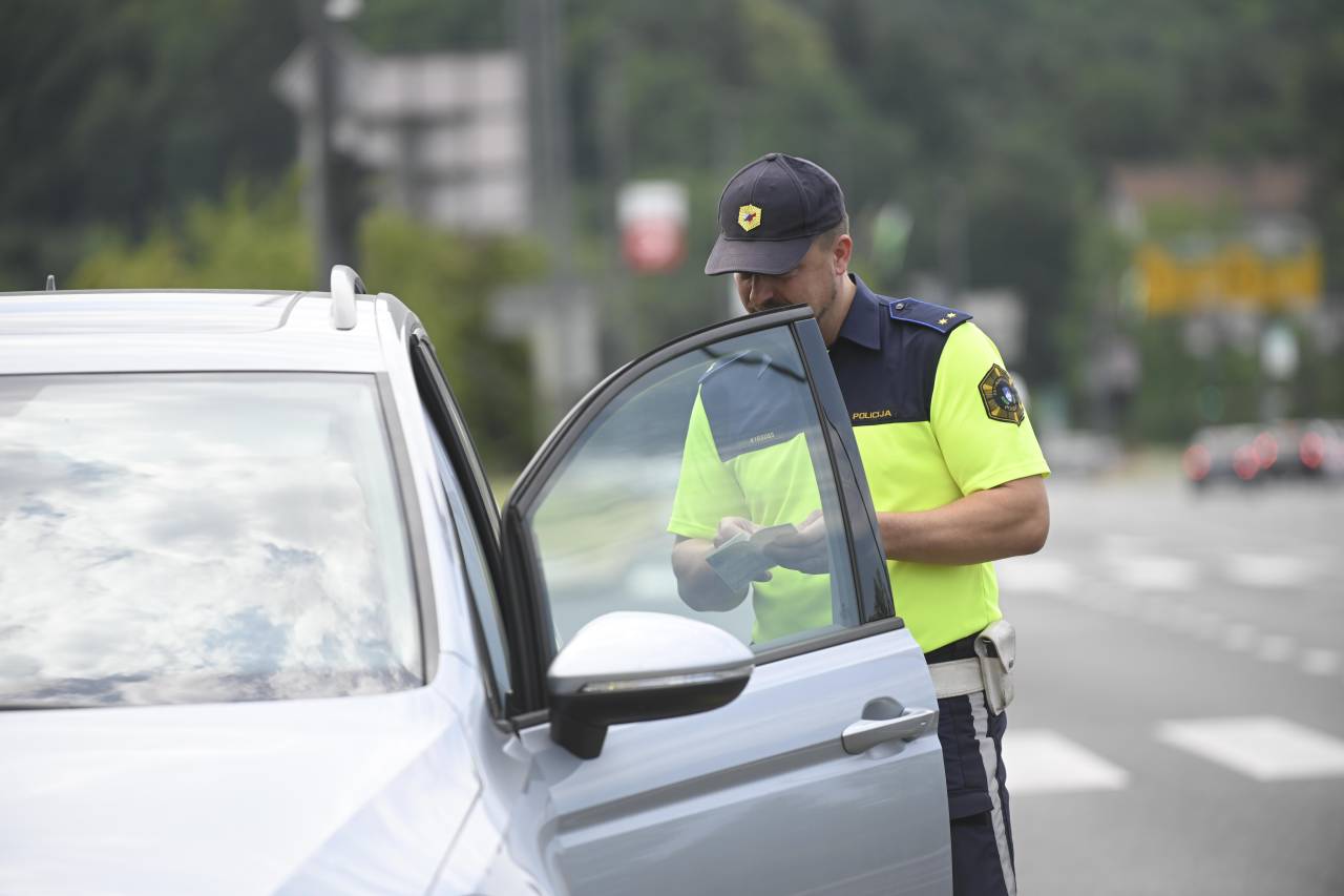 Voznik vozil pod vplivom alkohola
