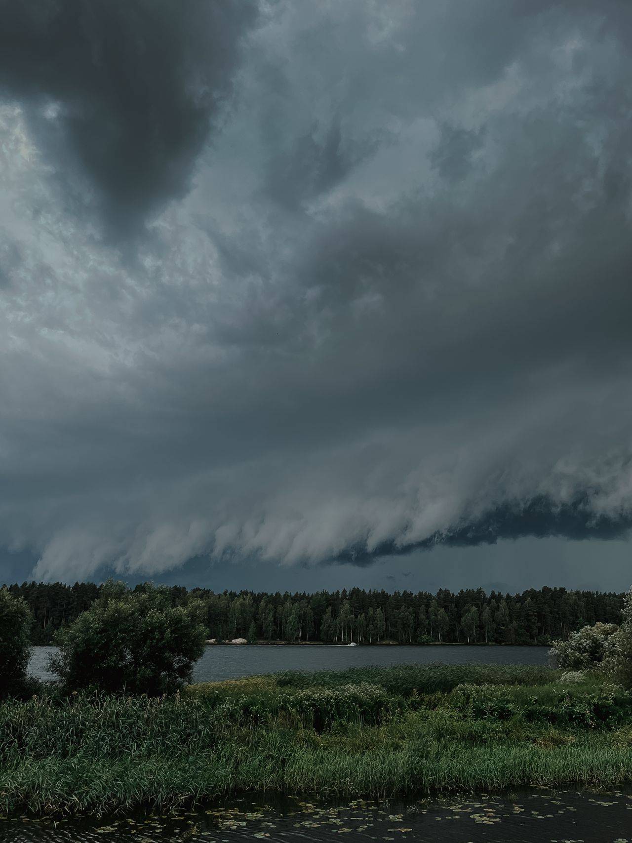 Avstrijci svarijo pred močnim vremenskim preobratom: Tudi več kot 100 litrov dežja in padec temperatur za skoraj 15 stopinj