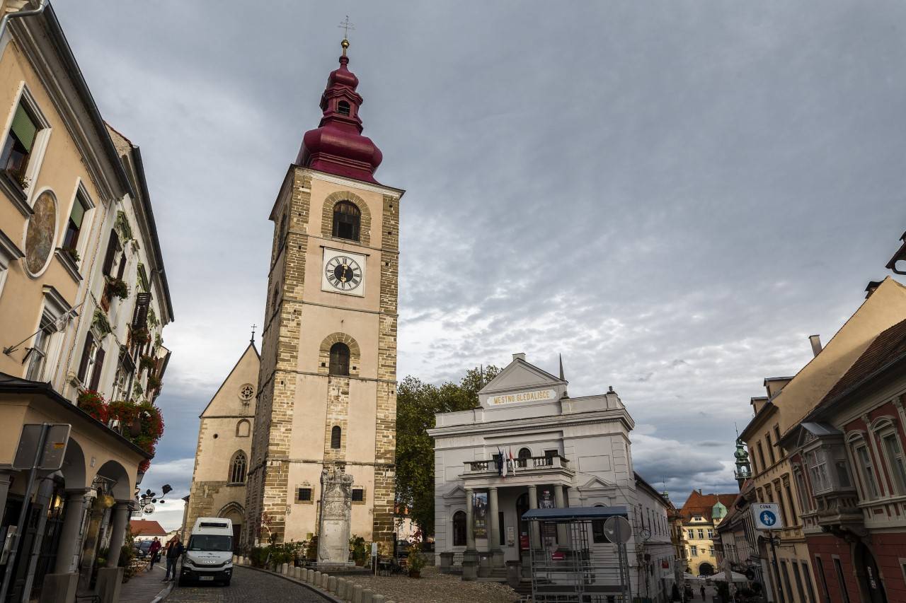 Vročina se poslavlja, po 34 stopinjah prihajajo nevihte in občutna ohladitev