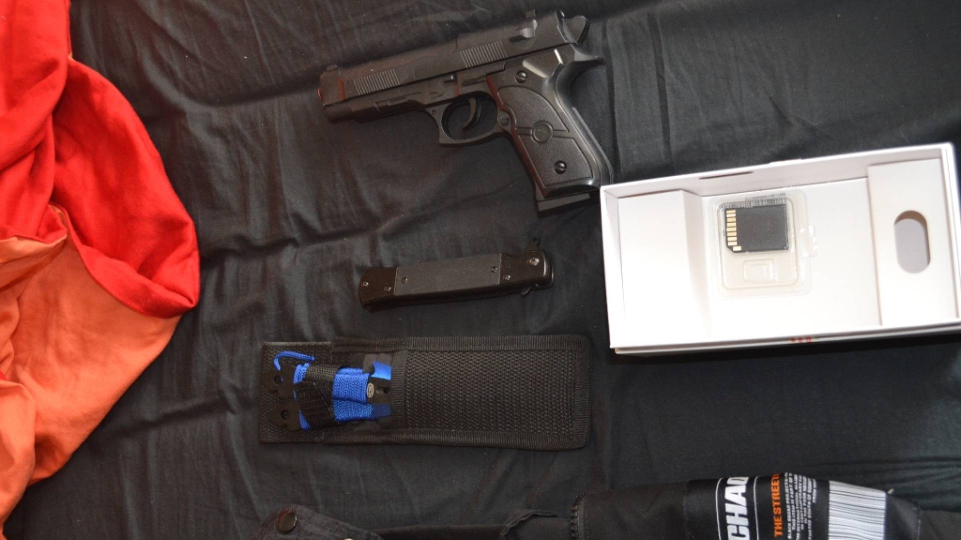 Na Štajerskem: Predstavljali so za mladoletna dekleta, obračunali z moškim, s katerim so navezali stike