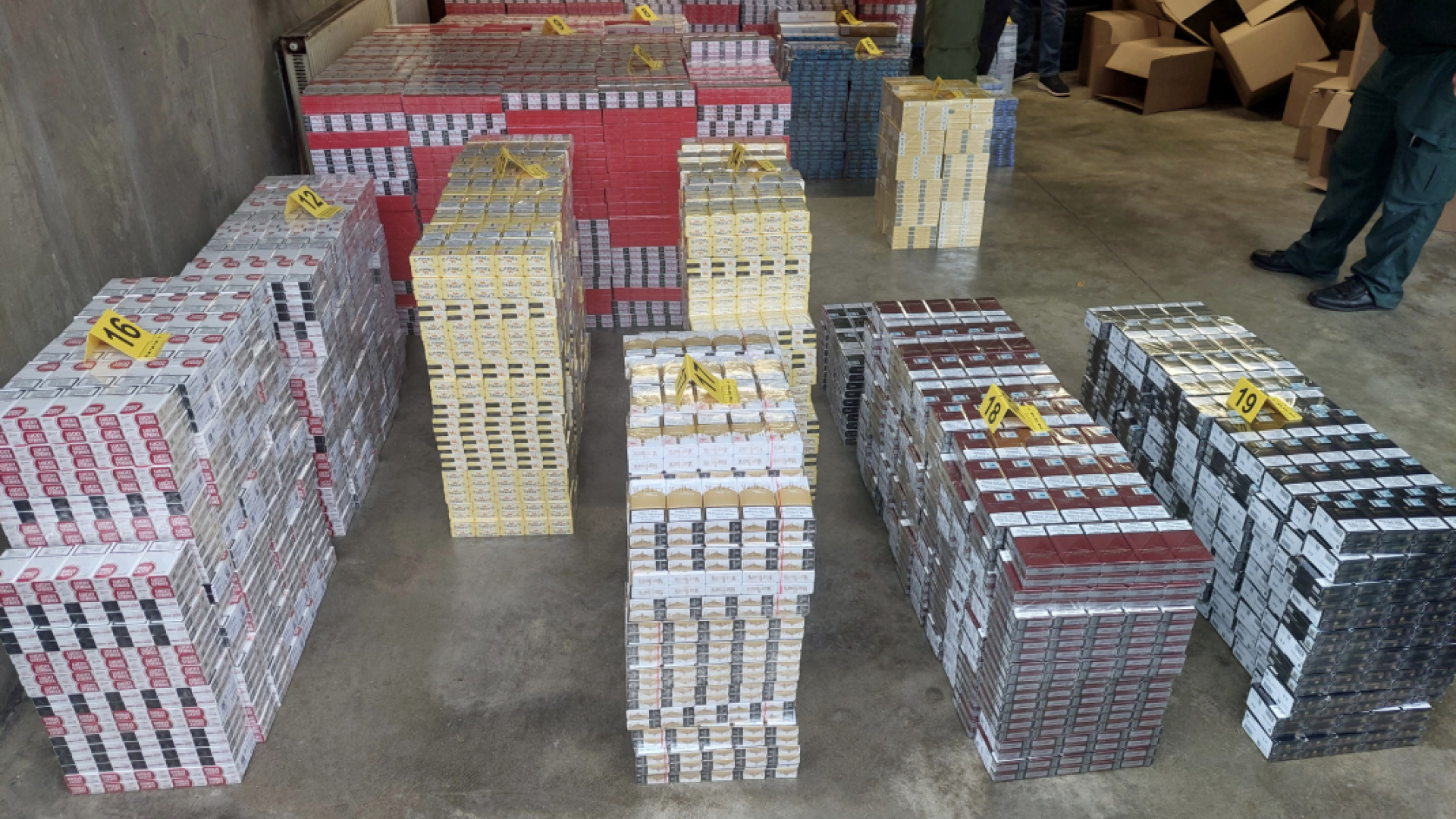 Nov velik zaseg v Pomurju, odkrili cigarete v vrednosti več sto tisoč evrov