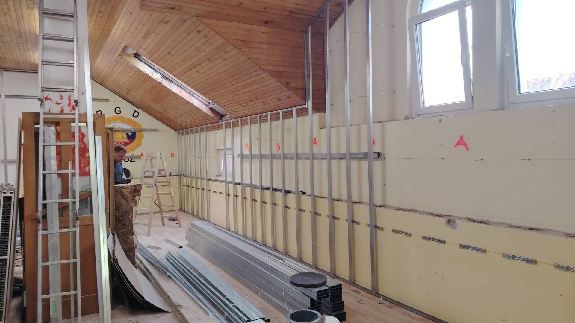 FOTO: V Ormožu prenavljajo gasilski dom, dela v polnem teku