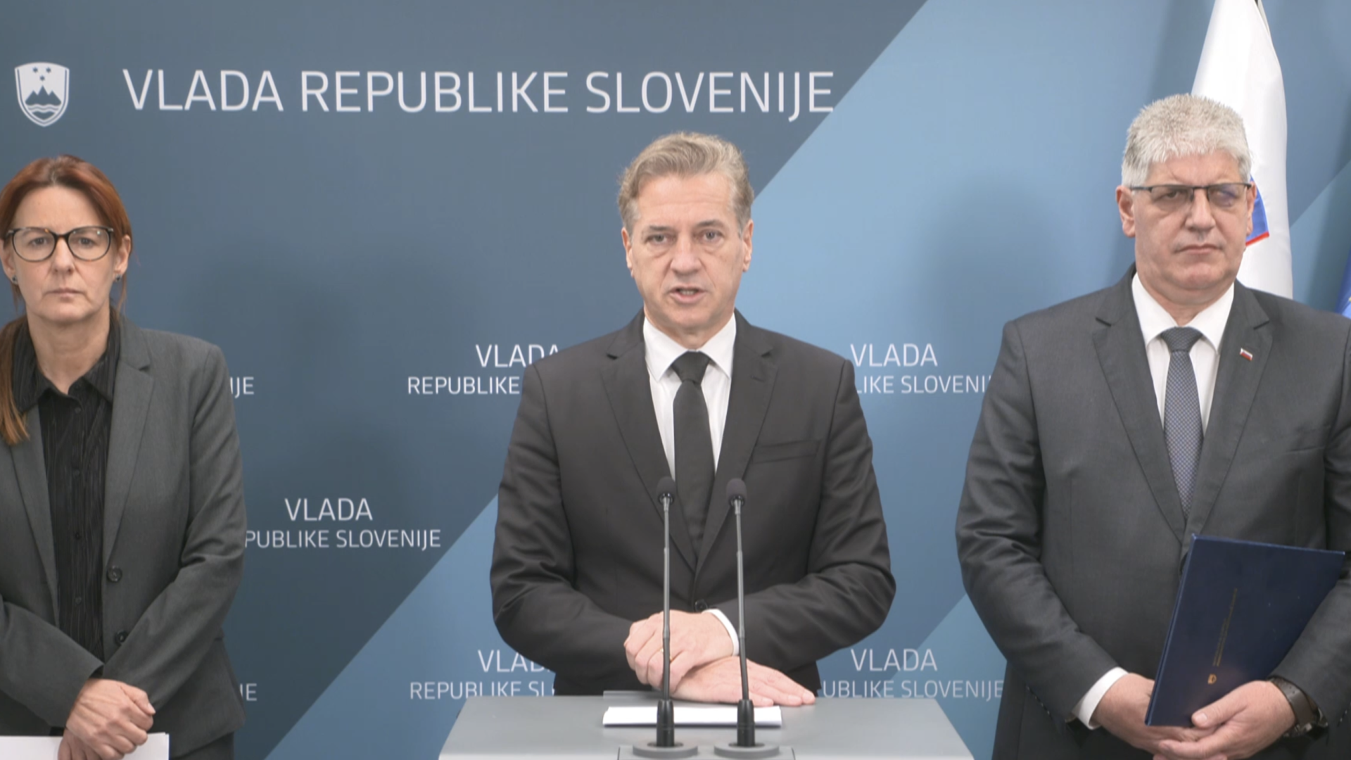 Golob: Sprejel ponujena odstopa ministrice za pravosodje in ministra za notranje zadeve