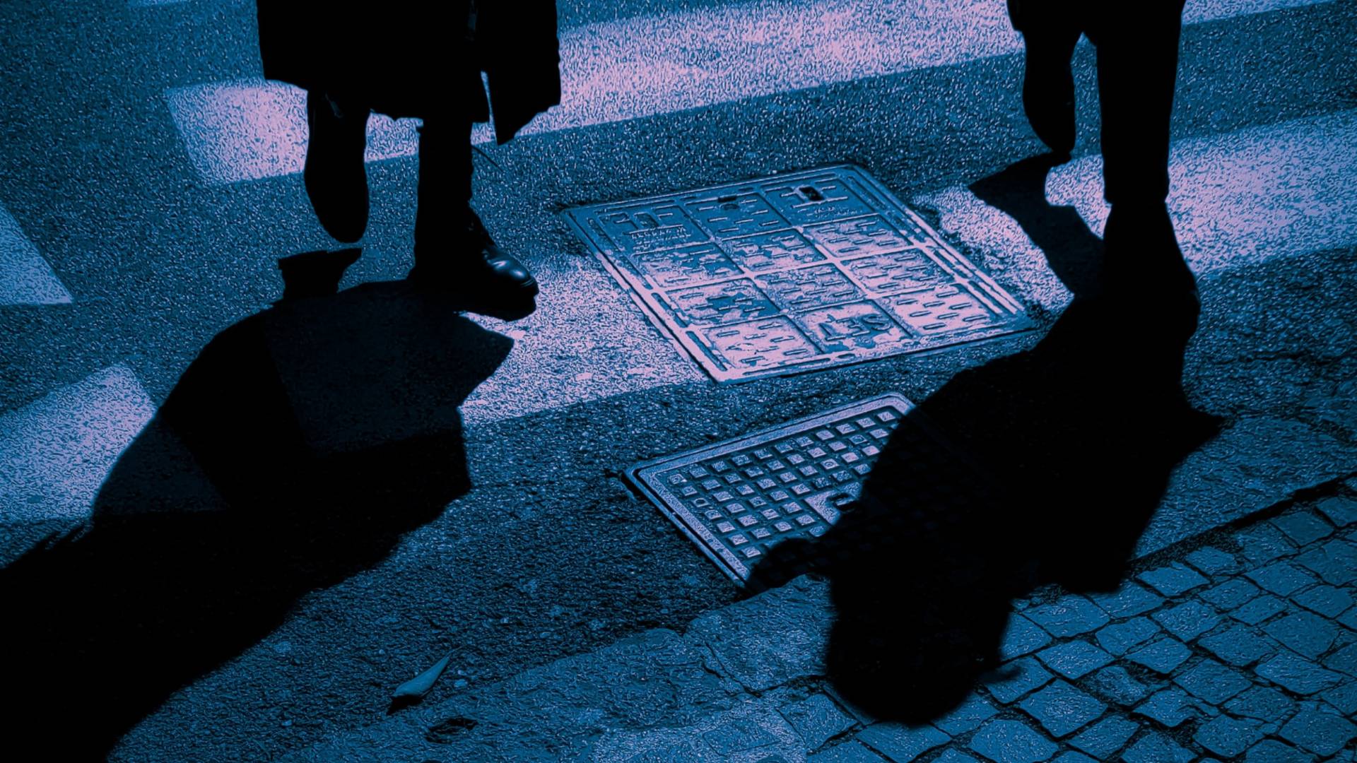 Trojica se je v Mariboru izdajala za mladoletno dekle, moškega zvabili na srečanje in ga nato oropali