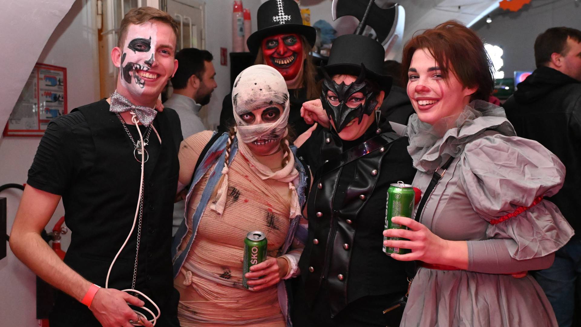 ... seznam noč čarovnic