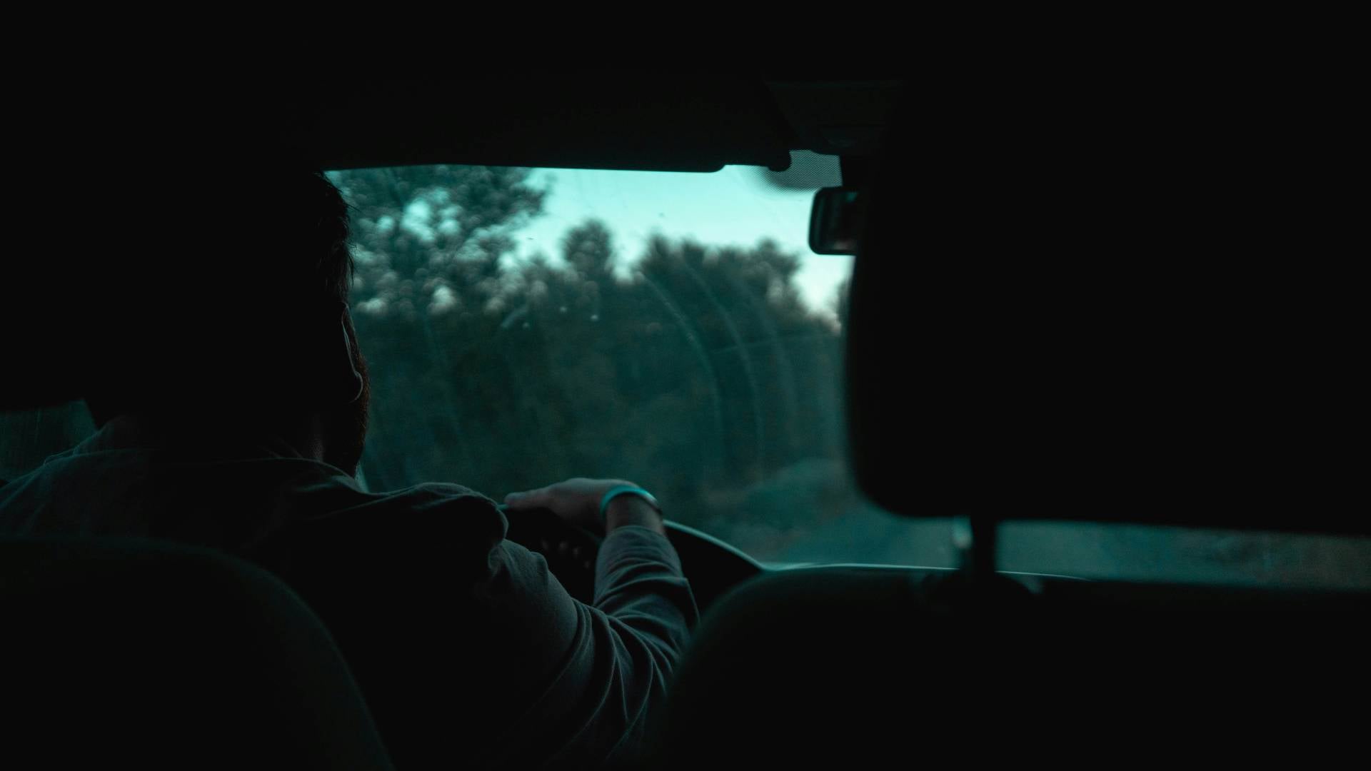 Pijan v kombiju prevažal šolske otroke, takšna kazen ga je doletela