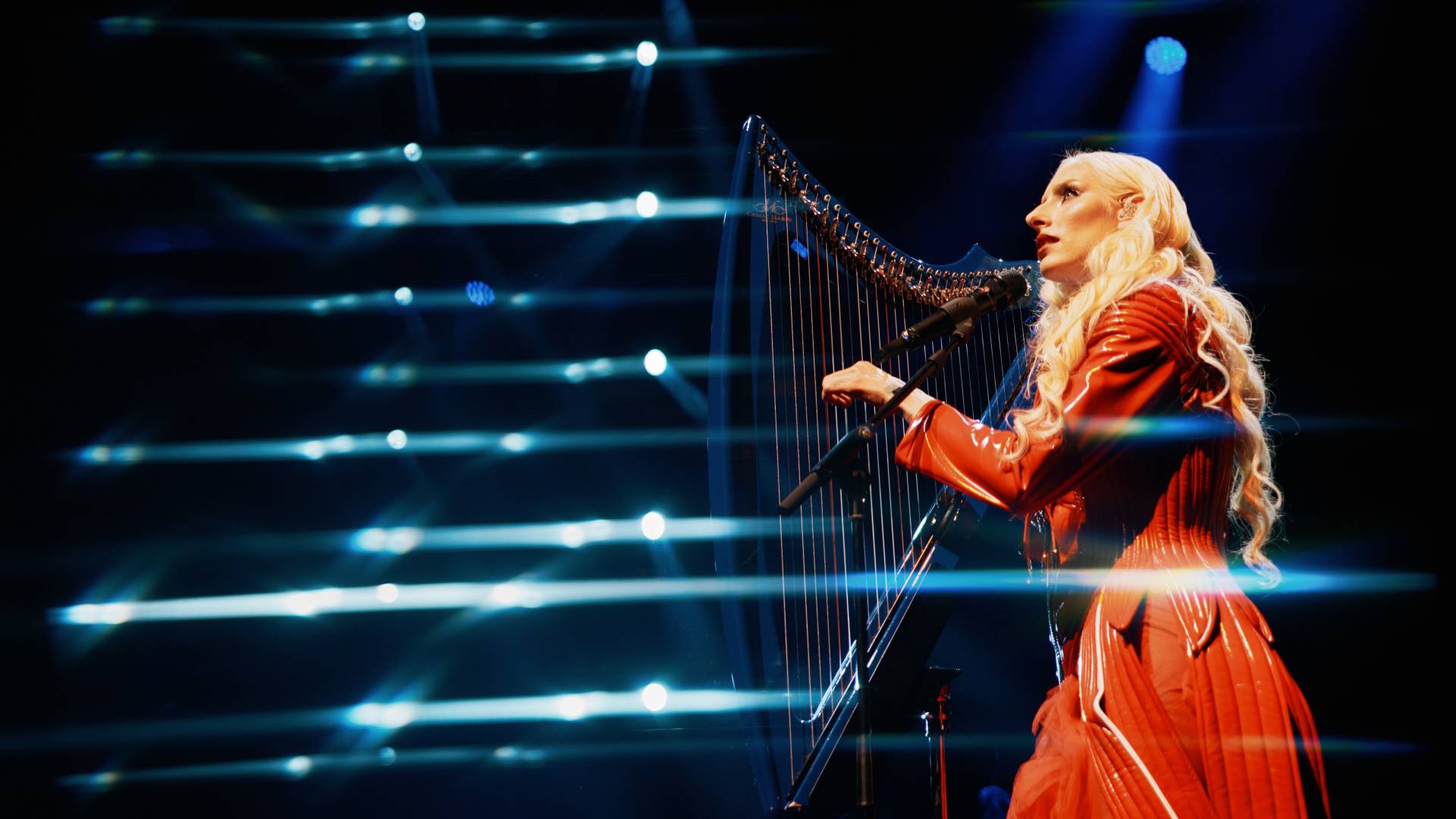 Stoječe ovacije za Raiven, v Cankarjevem domu razkrila novo poglavje svoje glasbe