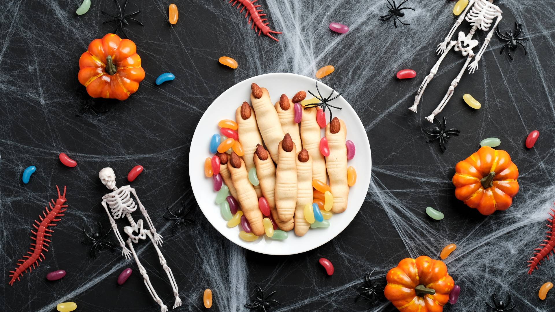 Strašno in okusno! Ideje za grozljivo dobre prigrizke za noč čarovnic