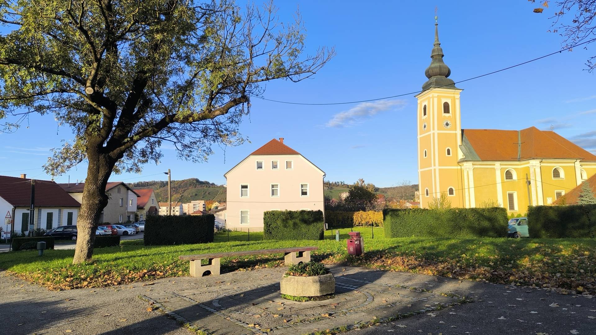 Mariborska občina išče najboljše rešitve za prenovo trga v Malečniku in parka na Studencih