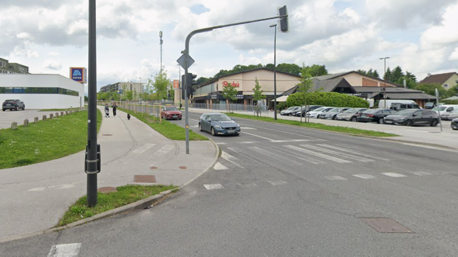 Ta ljubljanski radar ne zazna motoristov na kolesarski stezi. Mestno redarstvo pojasnjuje