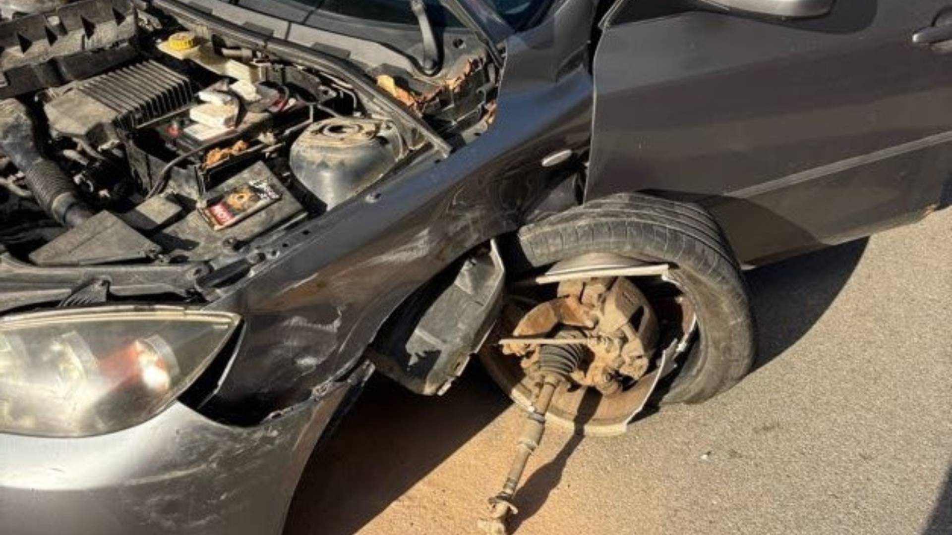 Trčili osebni vozili, ena oseba poškodovana