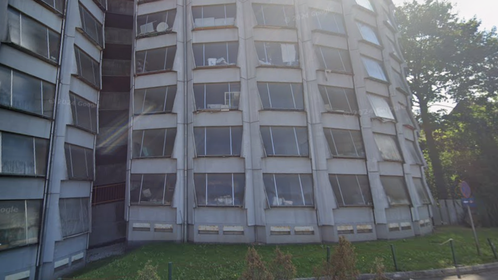 Lahko Mestna občina Ljubljana posega v namembnost garaž?