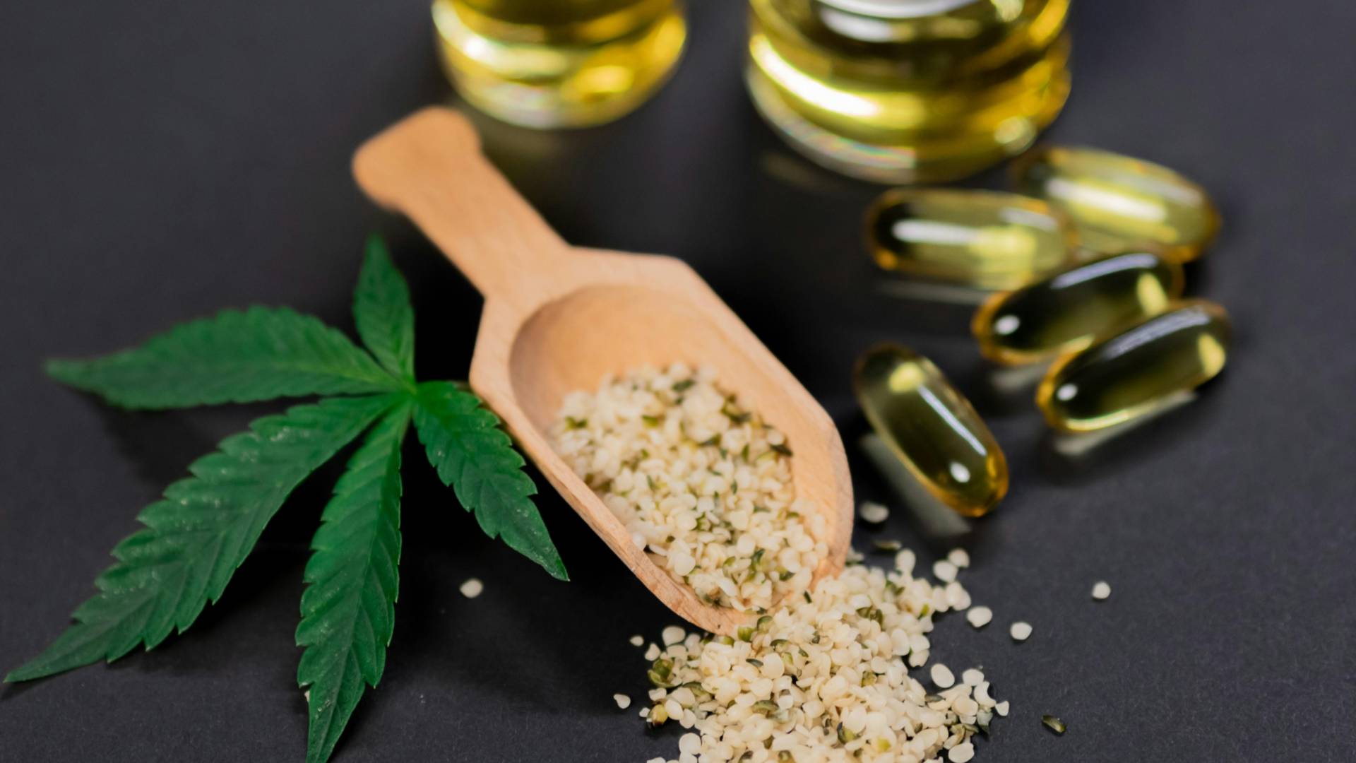 Skriti nakupi razkrili zavajajočo prakso: Opozorila na embalaži izdelkov s CBD so le krinka za izogibanje nadzoru