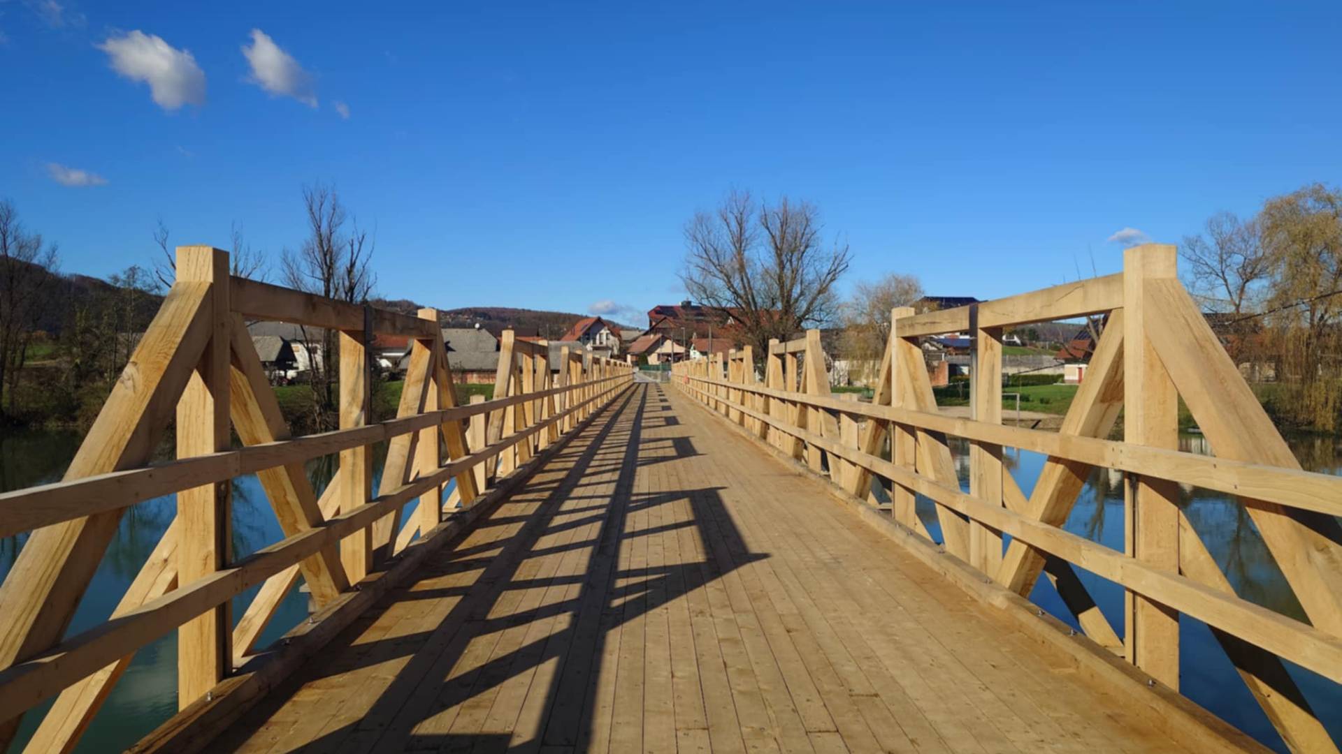 Zdaj tudi uradno: Toliko dražji je bil most v Straži