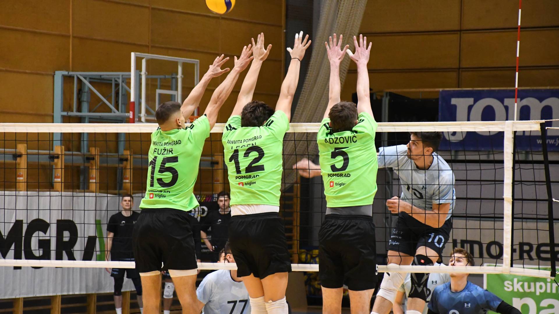 Calcit Volley ostaja neporažen, Panvita Pomgrad po borbeni predstavi še tretjič poražena