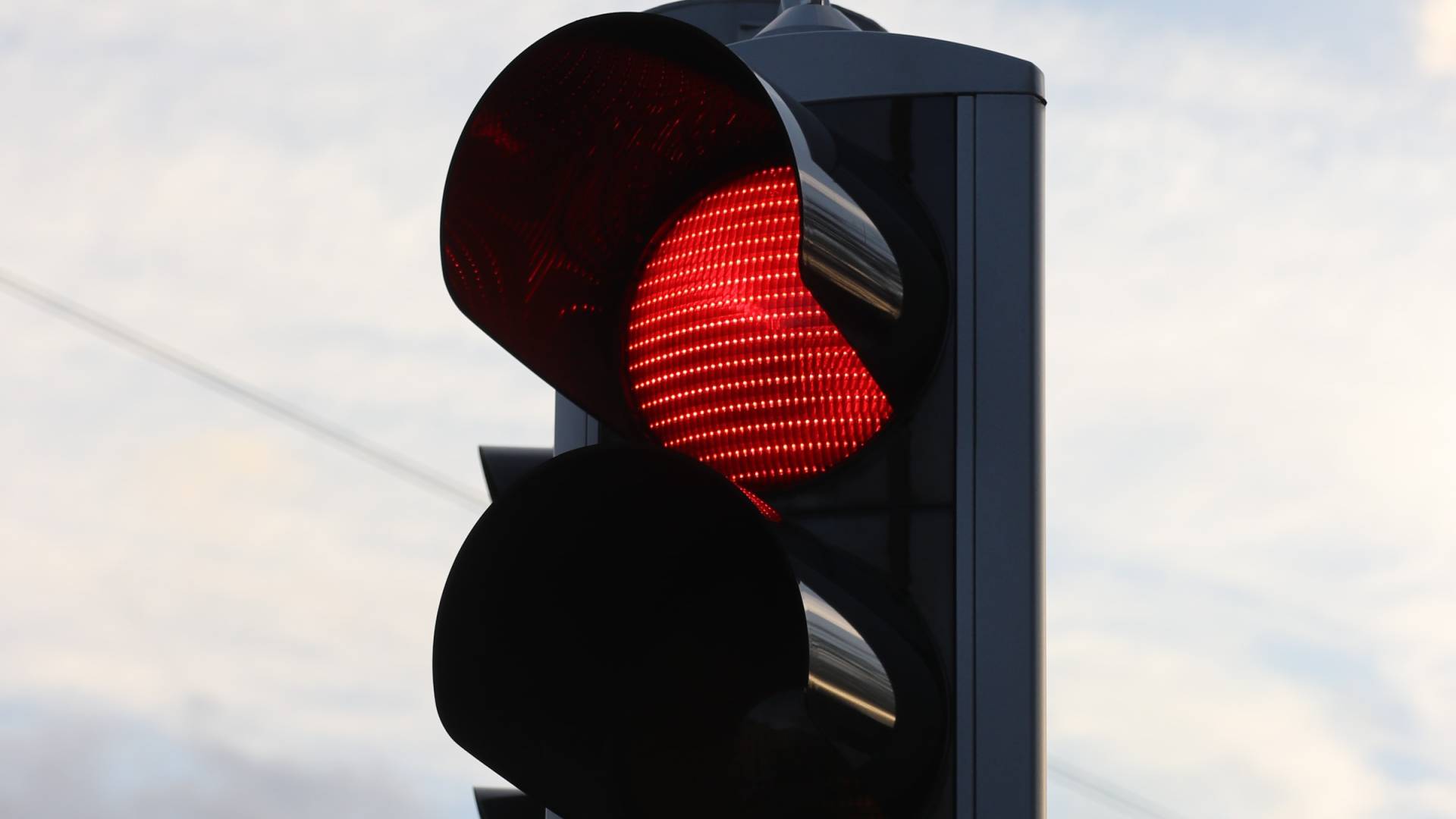 Zaradi vzdrževalnih del na semaforju oviran promet v Murski Soboti