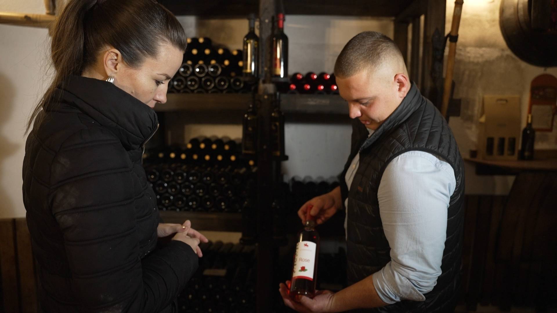 FOTO in VIDEO: Mladi pomurski vinogradnik ob martinovem: »V tem delu vidim veliko veselja in nadaljevanje naše tradicije«