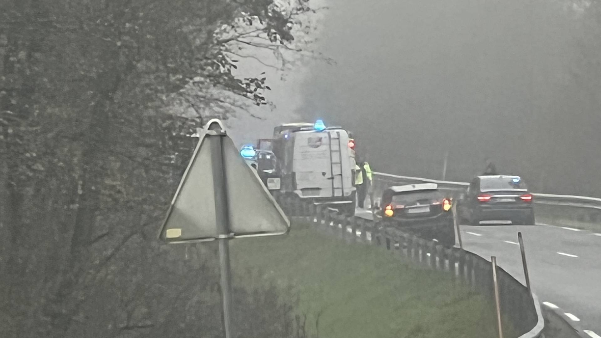 Prometna nesreča med Mačkovci in Stanjevci, cesta neprevozna