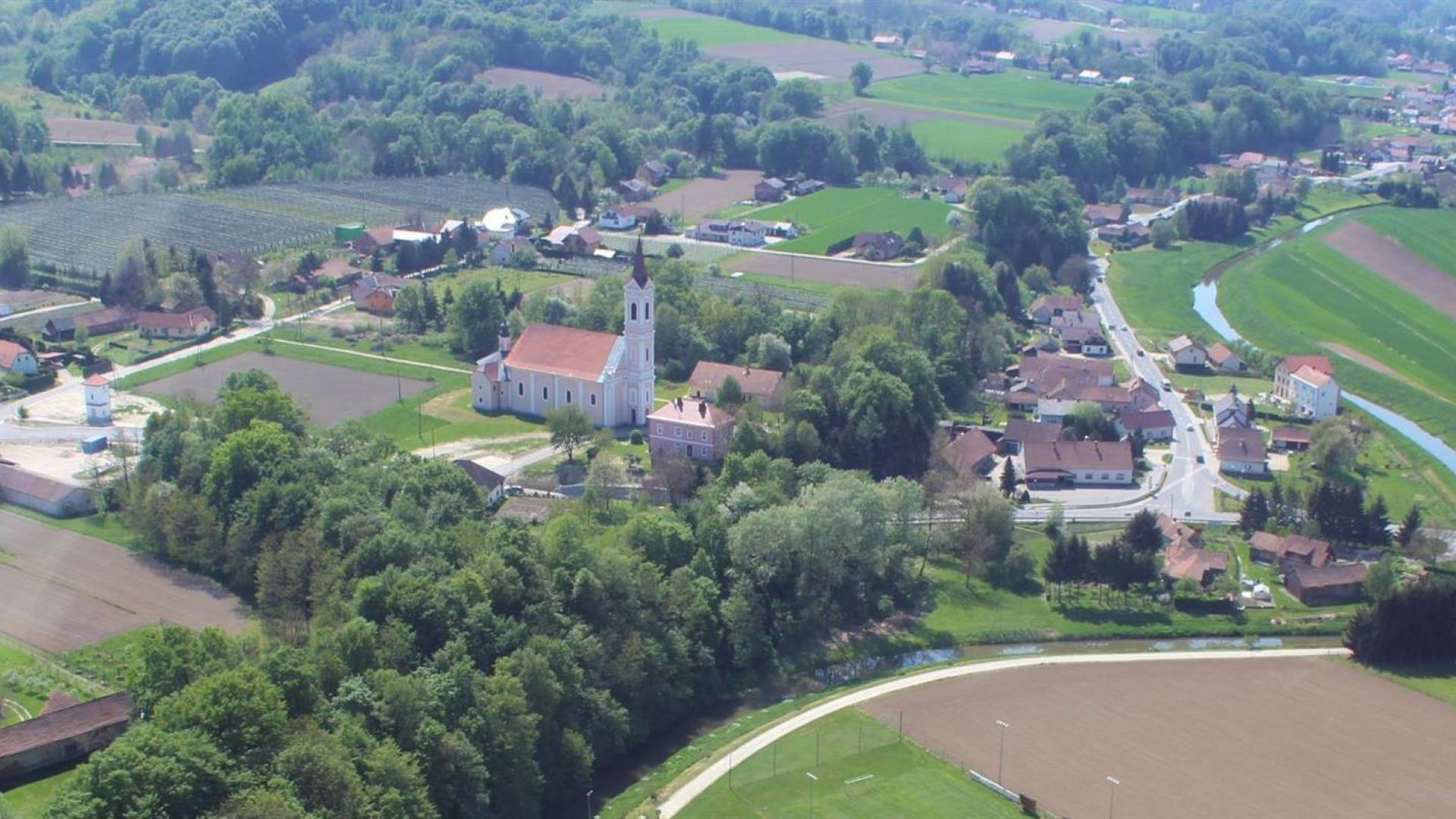Državni denar za umirjanje prometa v občinah Razkrižje in Apače