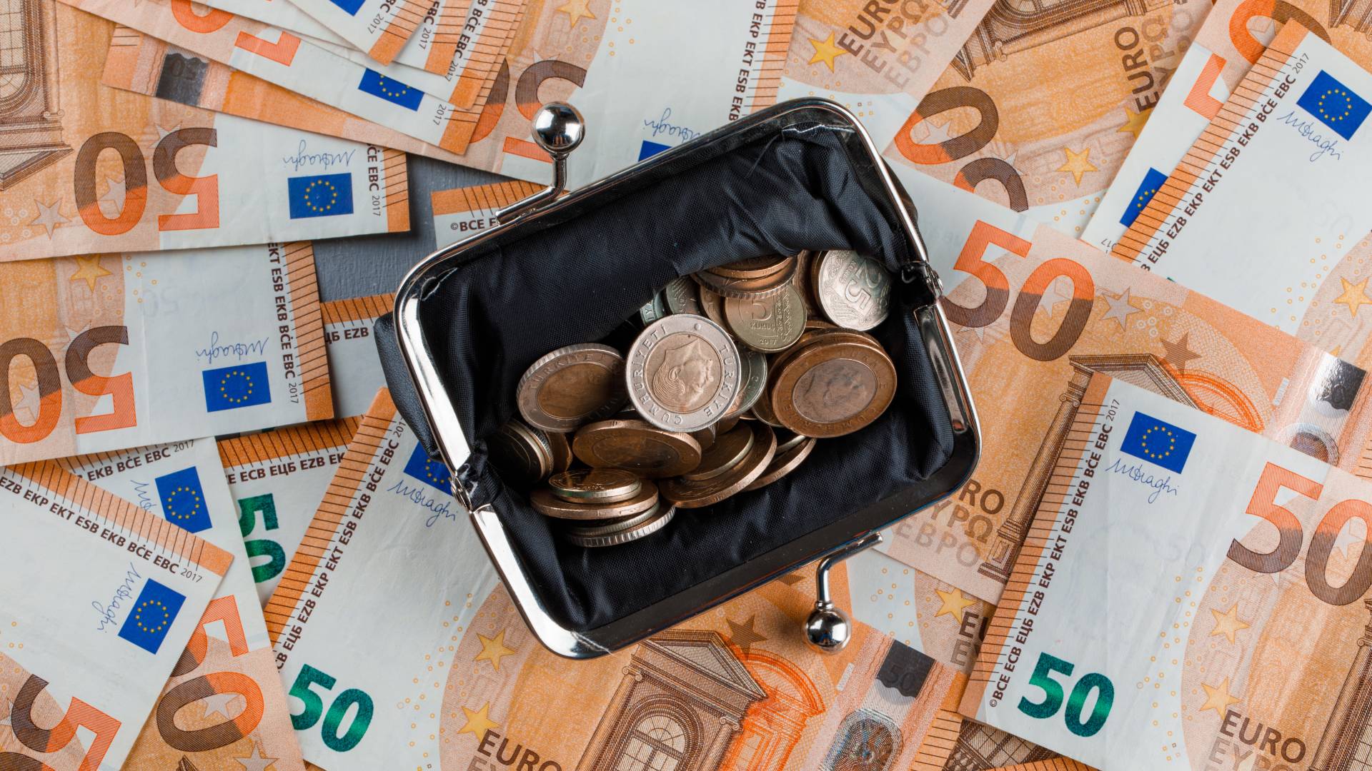 Drama v odnosih in denarju, katera znamenja so danes na robu pomembne odločitve?