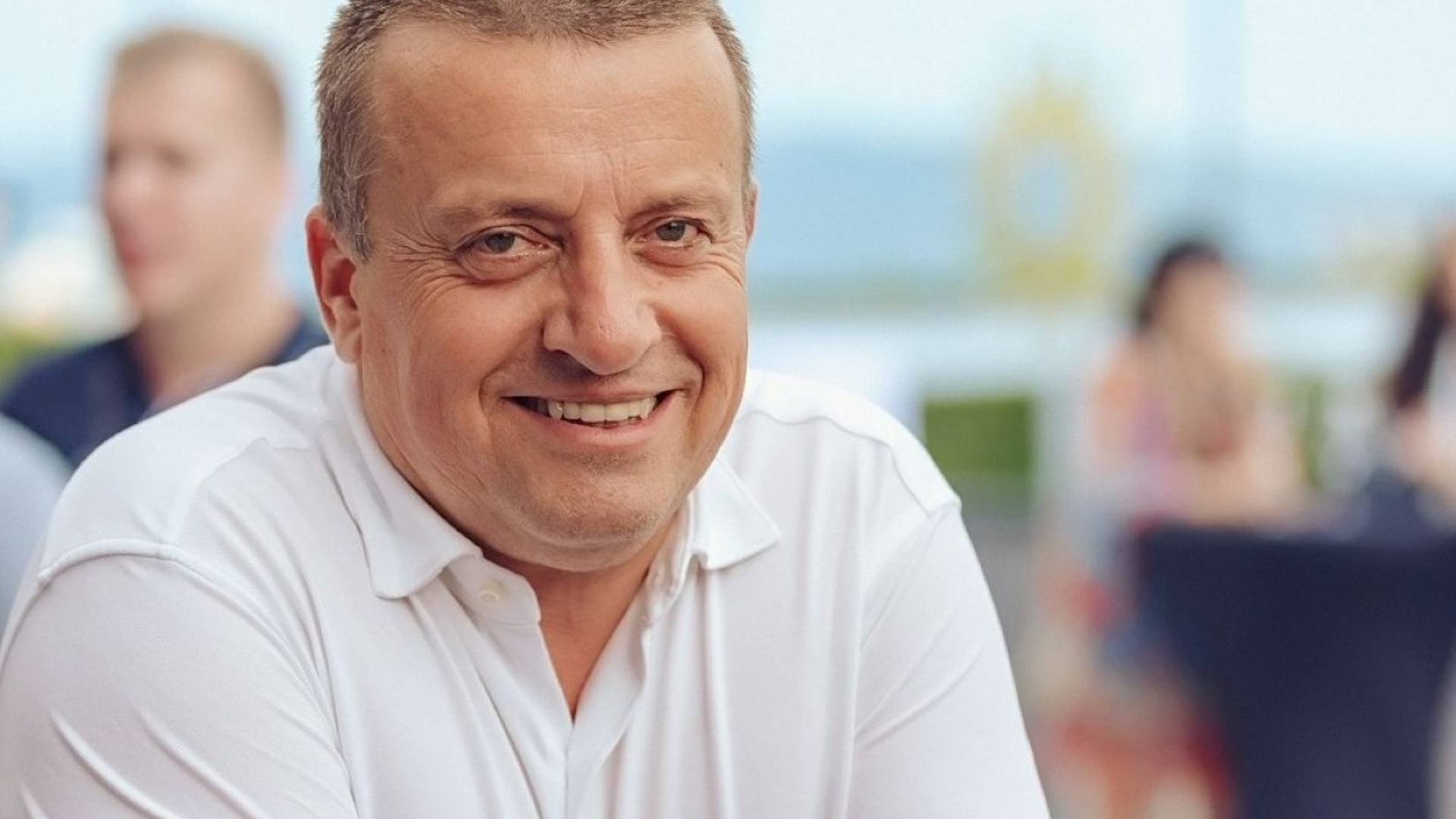 Pozor: Lažni Facebook profil Joca Pečečnika vabi v sumljive naložbe